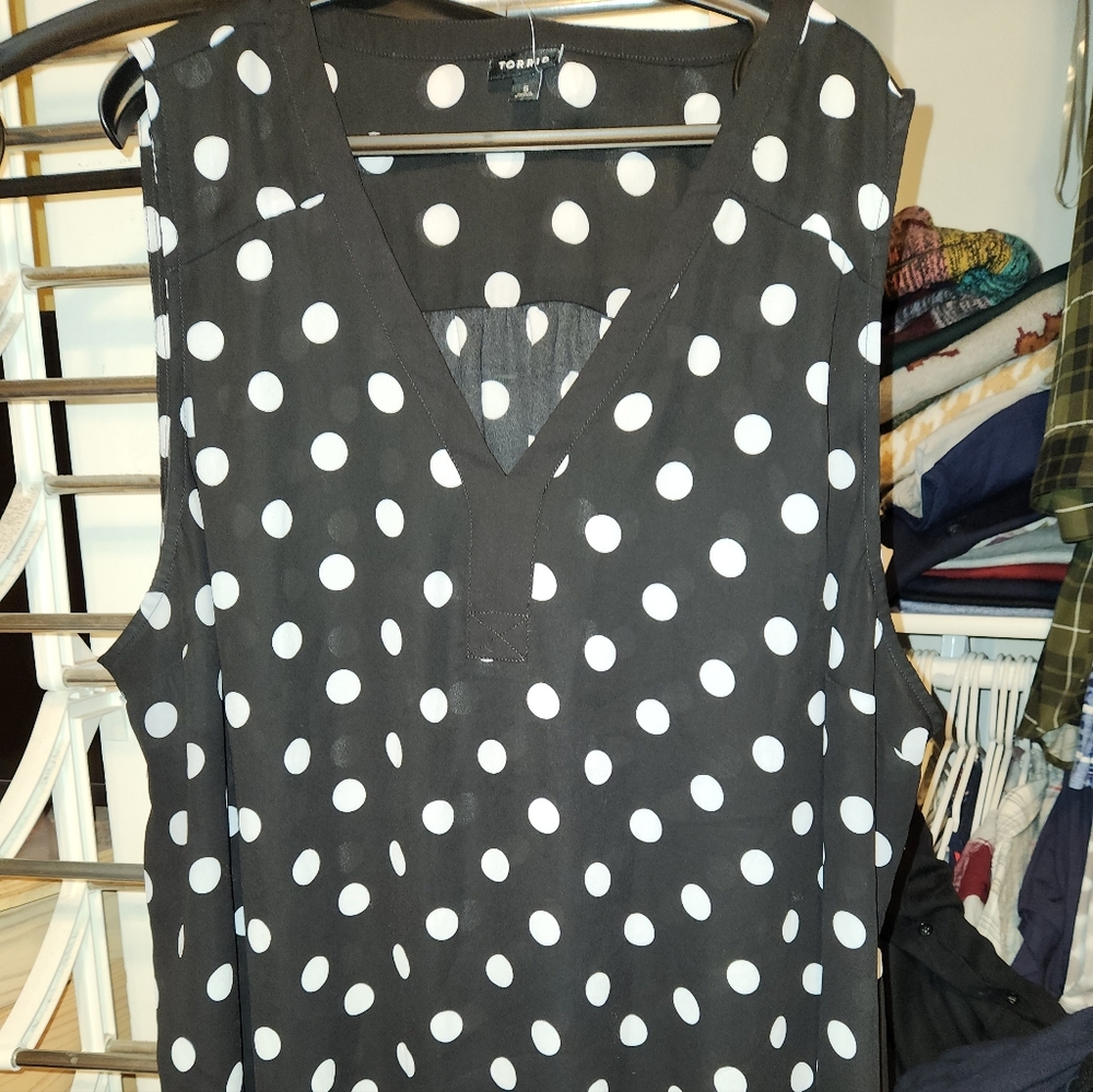 EUC Torrid Harper Sleeveless Shirt Black White Polka Dot Blouse Sz 5